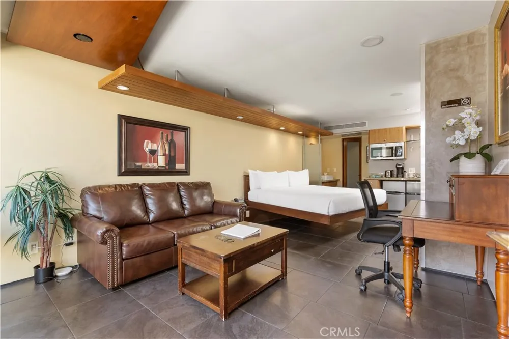 696 S Coast Laguna Beach, CA 92651