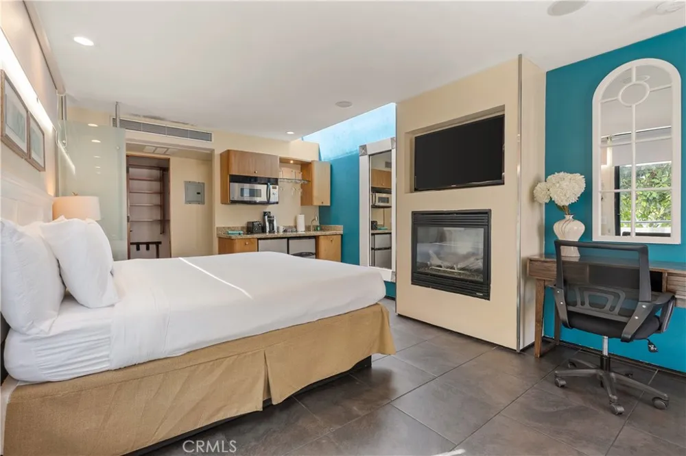 696 S Coast Laguna Beach, CA 92651