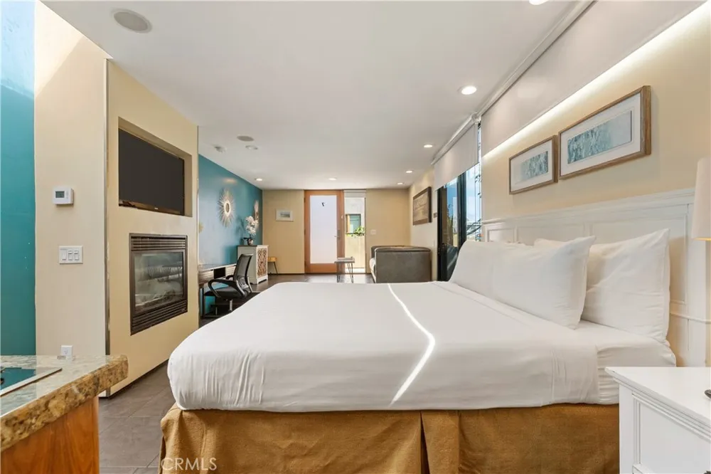 696 S Coast Laguna Beach, CA 92651