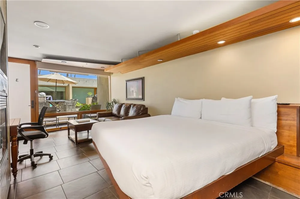 696 S Coast Laguna Beach, CA 92651
