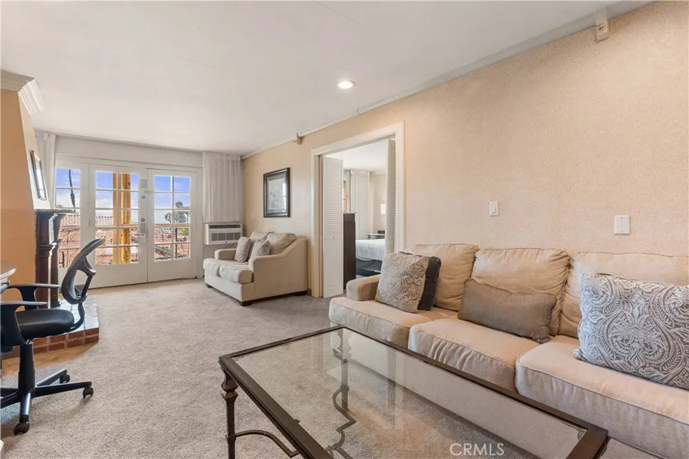 696 S Coast Laguna Beach, CA 92651