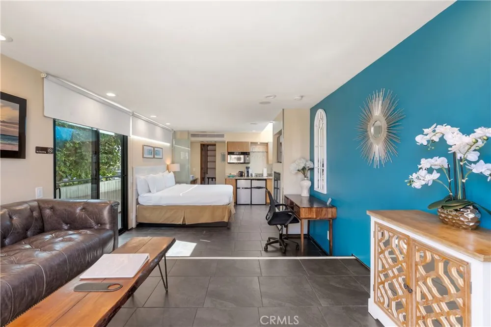 696 S Coast Laguna Beach, CA 92651
