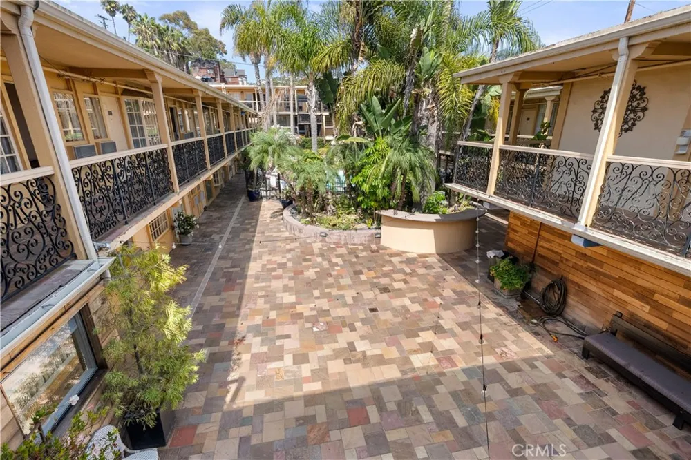 696 S Coast Laguna Beach, CA 92651