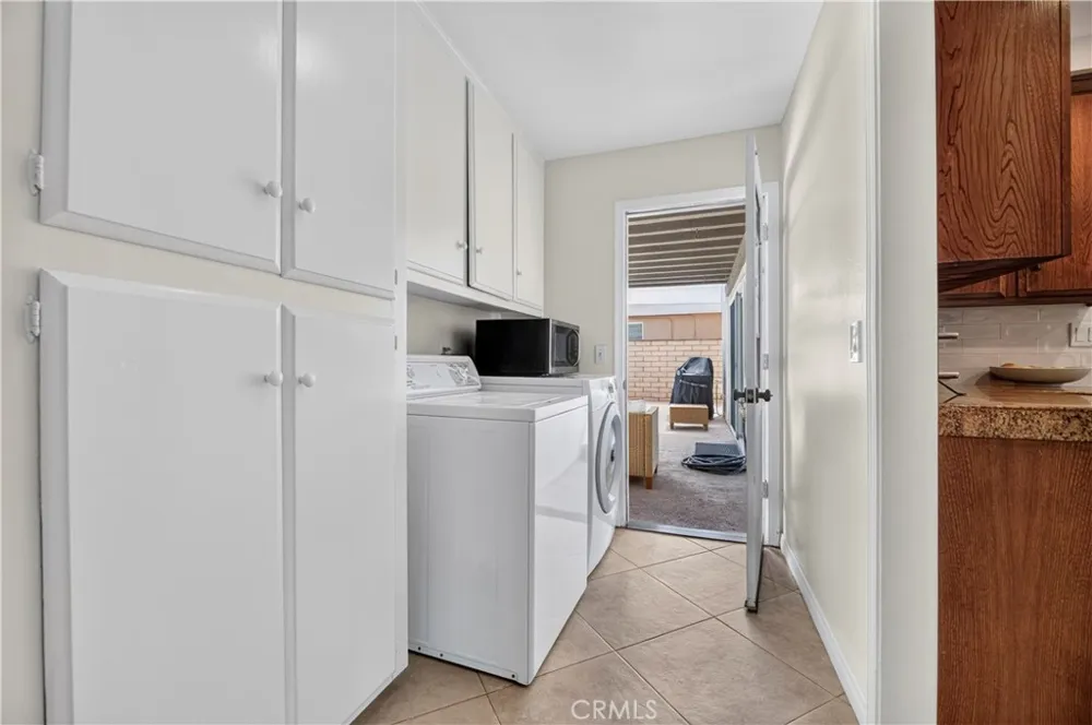 20682 Hopetown Huntington Beach, CA 92646