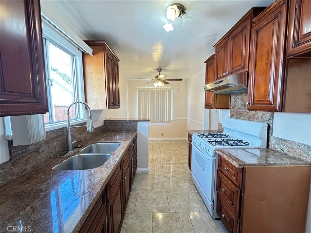 12214 Cambrian Court Artesia, CA 90701