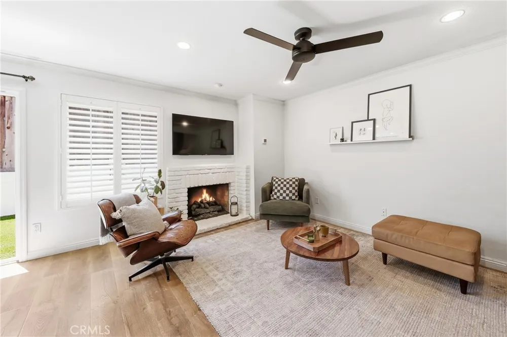 306 Campbell Lane Costa Mesa, CA 92627