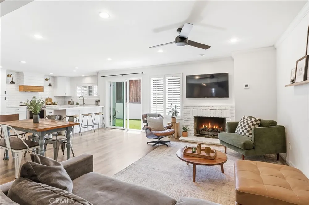 306 Campbell Lane Costa Mesa, CA 92627