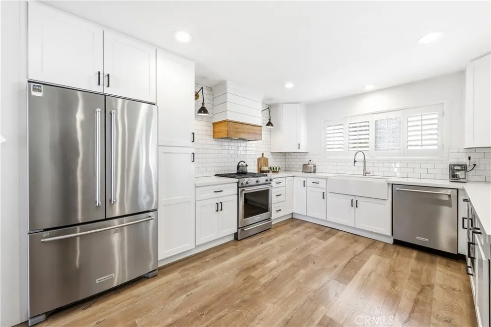 306 Campbell Lane Costa Mesa, CA 92627