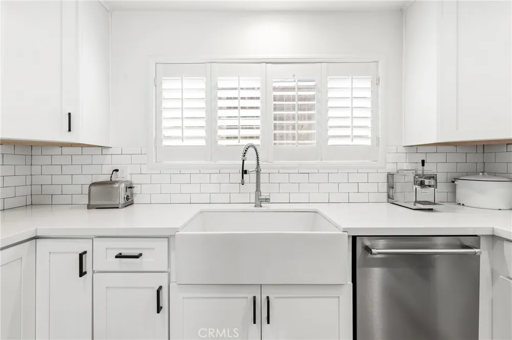 306 Campbell Lane Costa Mesa, CA 92627