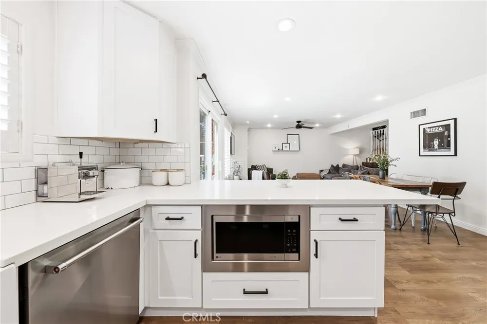 306 Campbell Lane Costa Mesa, CA 92627