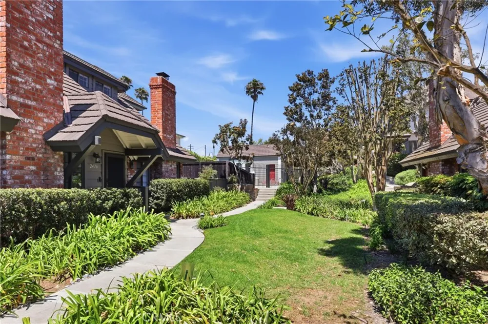 306 Campbell Lane Costa Mesa, CA 92627