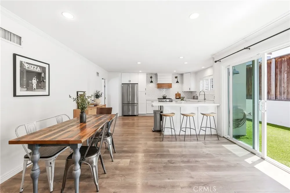 306 Campbell Lane Costa Mesa, CA 92627