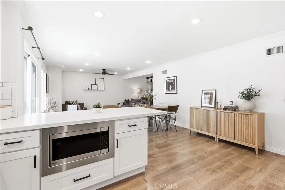 306 Campbell Lane Costa Mesa, CA 92627