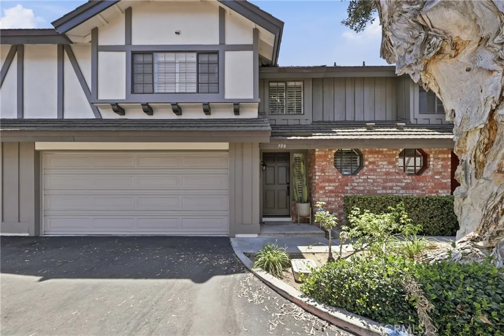 306 Campbell Lane Costa Mesa, CA 92627