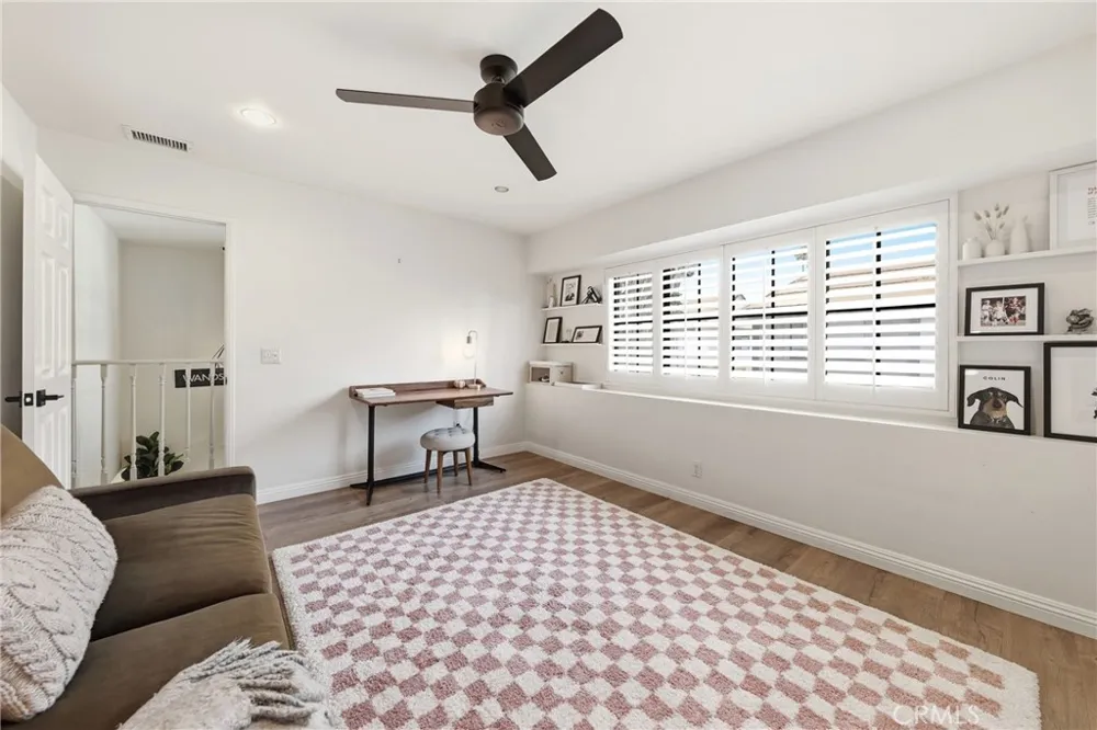 306 Campbell Lane Costa Mesa, CA 92627