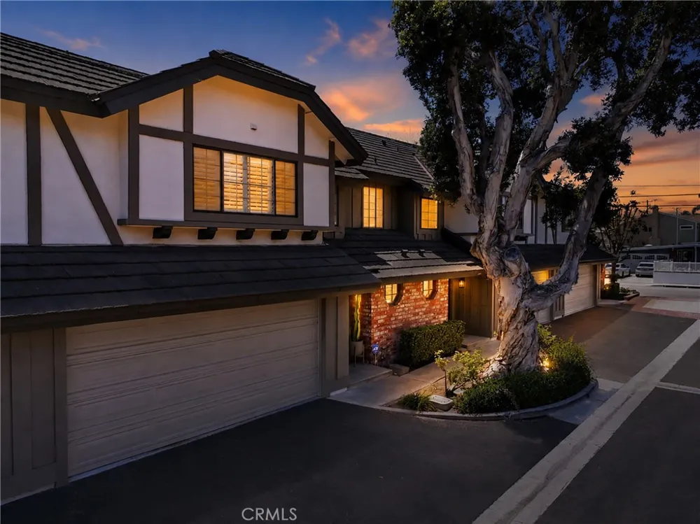 306 Campbell Lane Costa Mesa, CA 92627