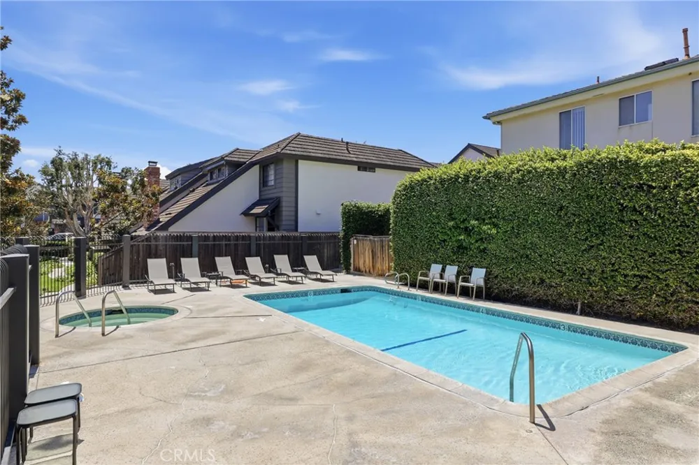 306 Campbell Lane Costa Mesa, CA 92627