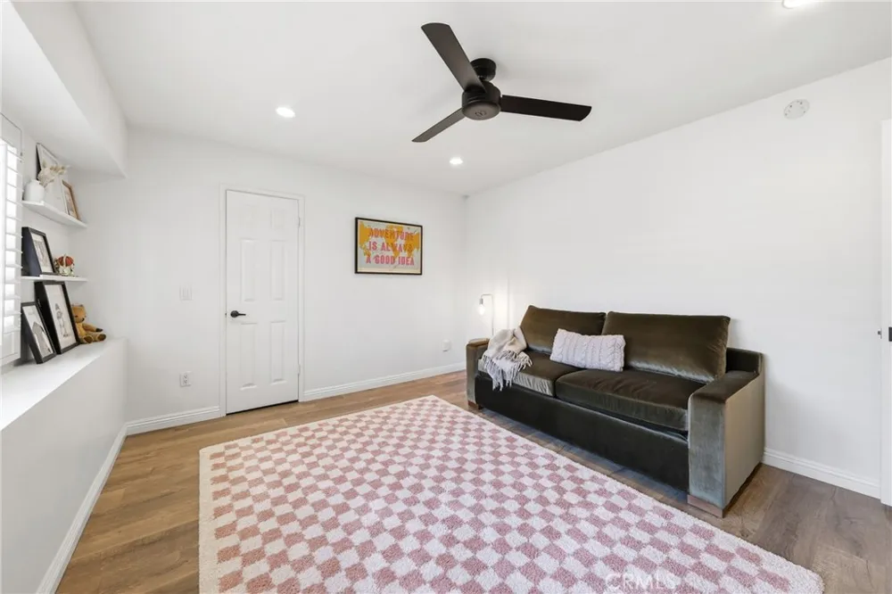 306 Campbell Lane Costa Mesa, CA 92627