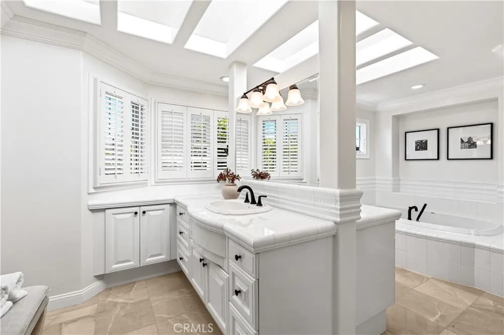 5 Cape Woodbury Newport Beach, CA 92660