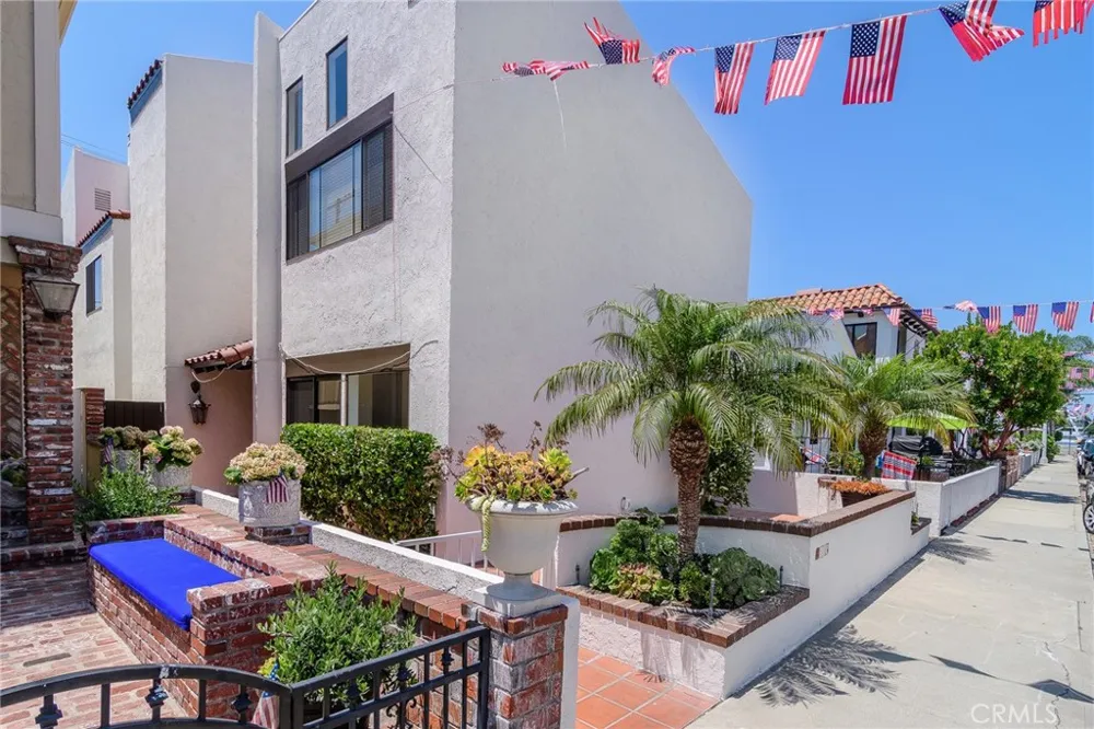 313 Diamond Newport Beach, CA 92662