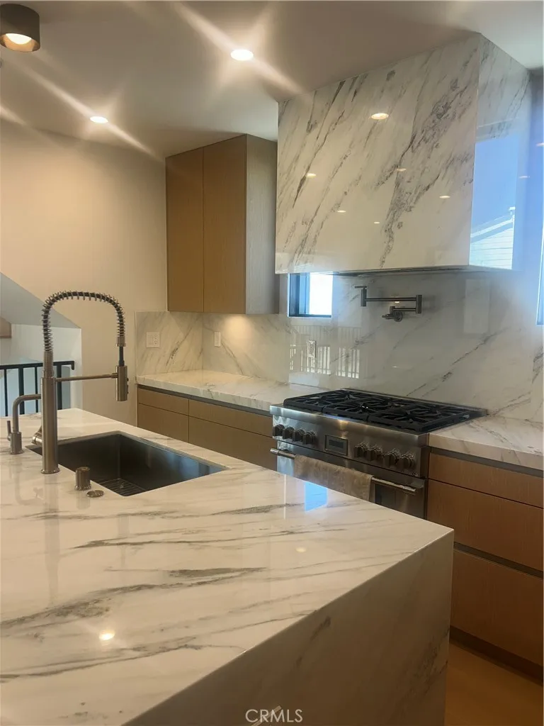 612 Begonia Avenue Corona del Mar, CA 92625