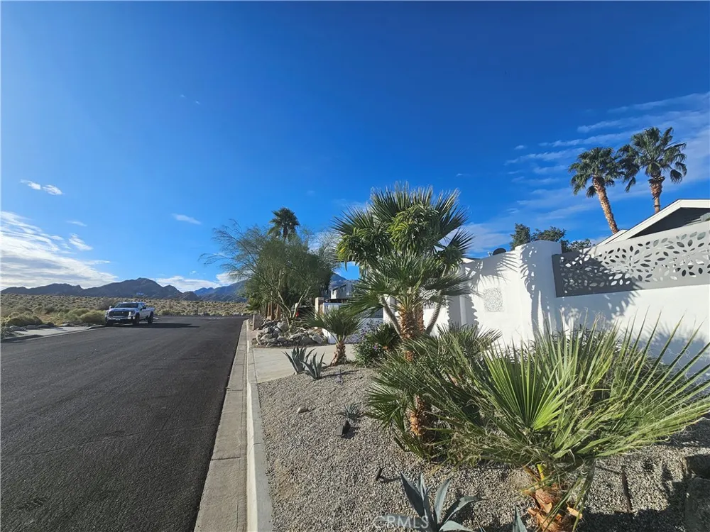 54925 Avenida Alvarado La Quinta, CA 92253