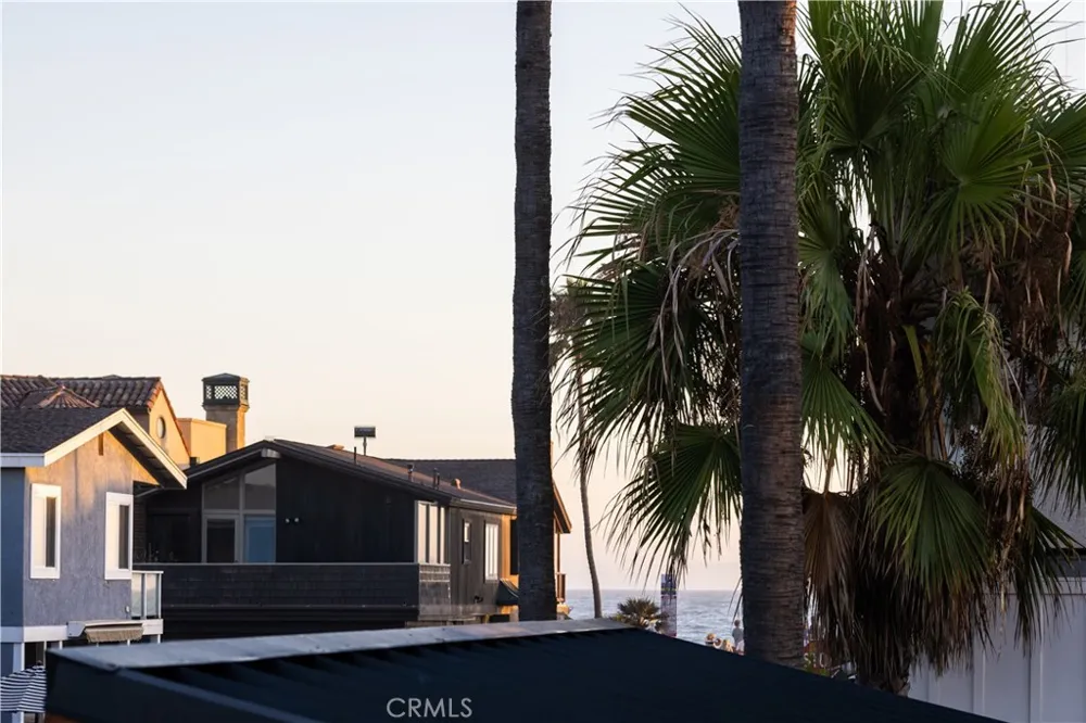 121 41st Newport Beach, CA 92663