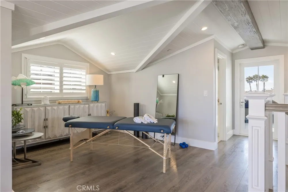 121 41st Newport Beach, CA 92663