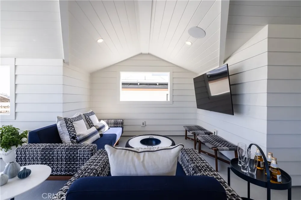 121 41st Newport Beach, CA 92663