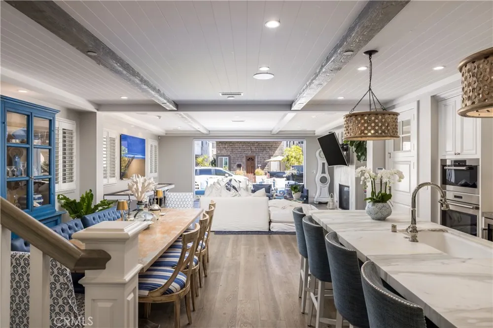 121 41st Newport Beach, CA 92663
