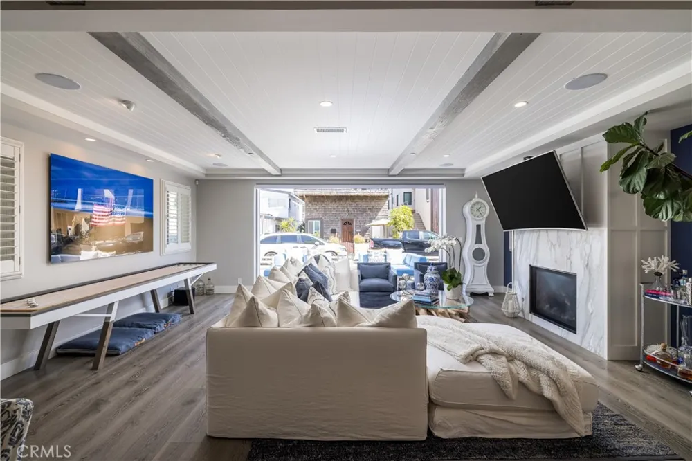 121 41st Newport Beach, CA 92663