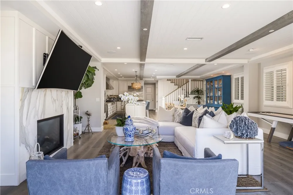 121 41st Newport Beach, CA 92663