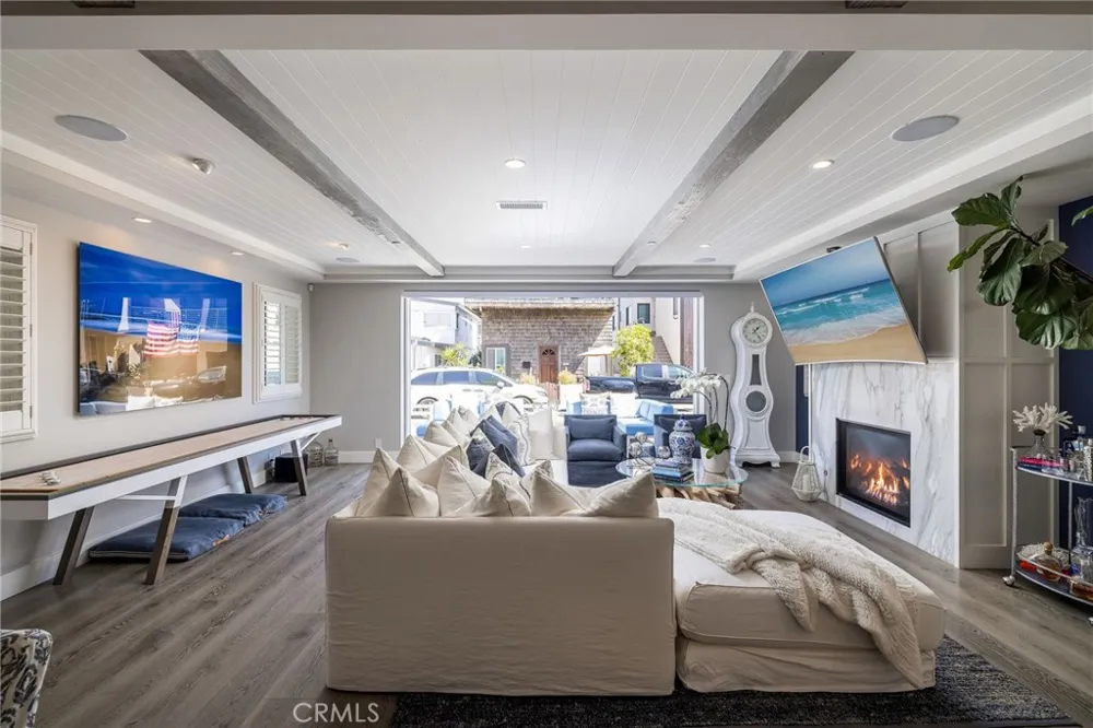 121 41st Newport Beach, CA 92663