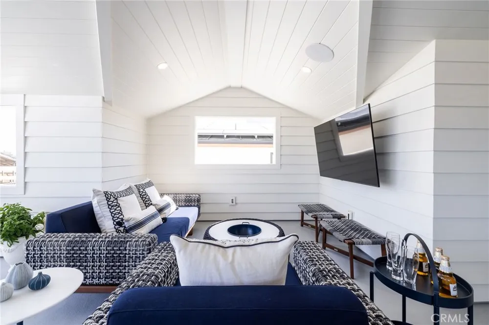 121 41st Newport Beach, CA 92663