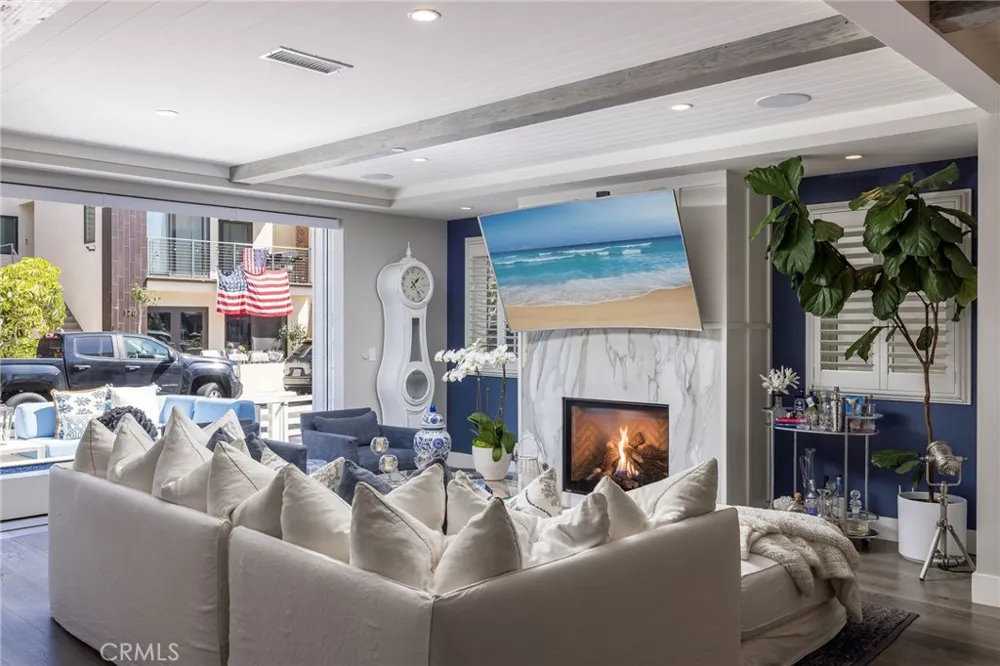 121 41st Newport Beach, CA 92663