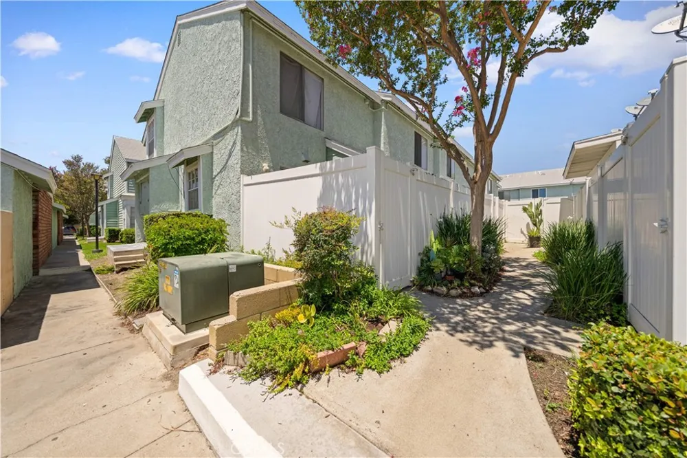 5640 Riverside Drive #32 Chino, CA 91710