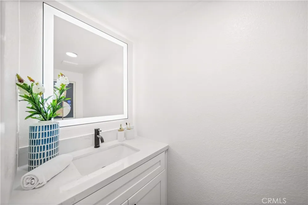 5640 Riverside Drive #32 Chino, CA 91710
