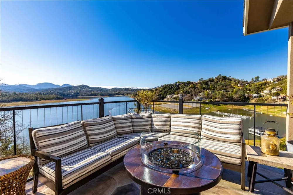 8215 Bass Pt Bradley, CA 93426