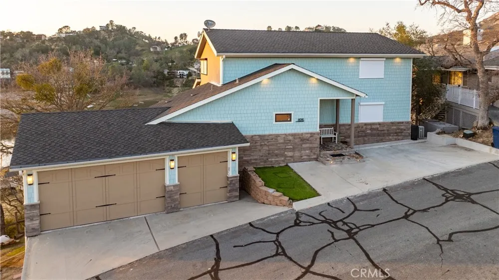 8215 Bass Pt Bradley, CA 93426