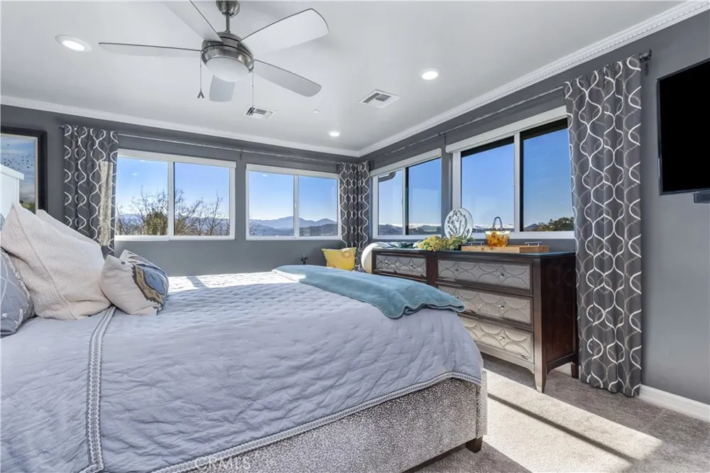 8215 Bass Pt Bradley, CA 93426