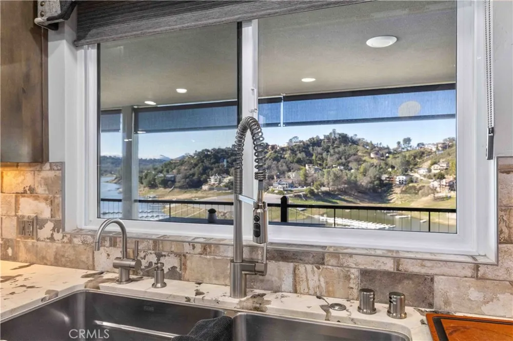 8215 Bass Pt Bradley, CA 93426