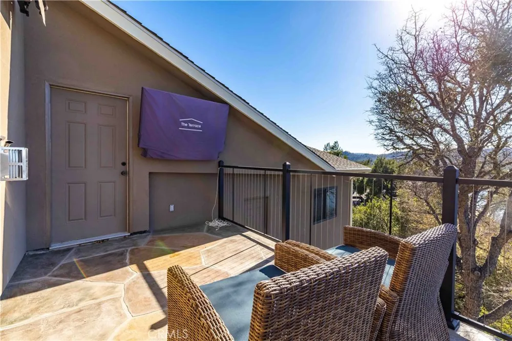 8215 Bass Pt Bradley, CA 93426