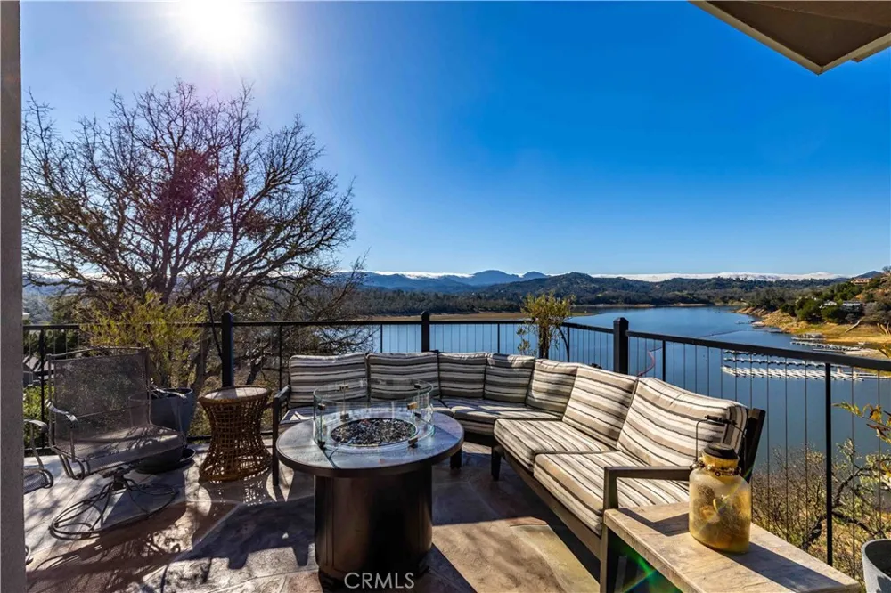 8215 Bass Pt Bradley, CA 93426