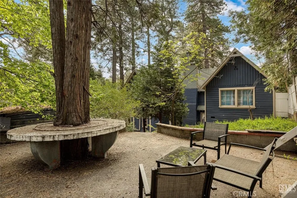 27472 Meadow Dr Crest Park, CA 92326