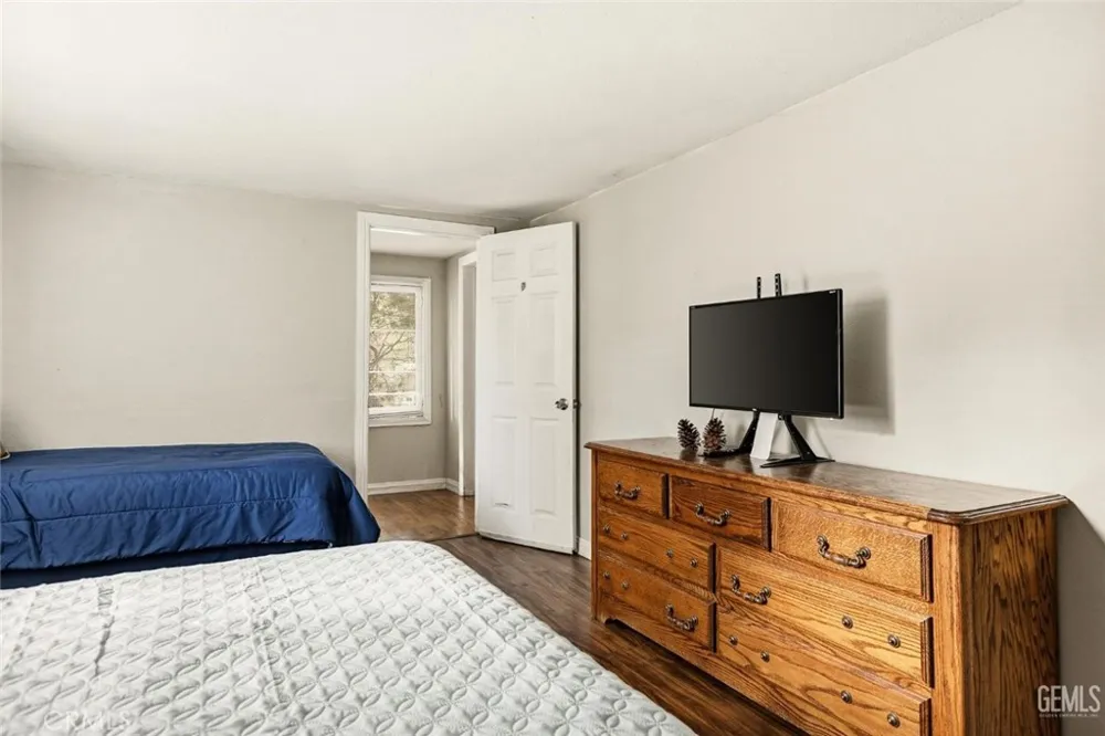 27472 Meadow Dr Crest Park, CA 92326