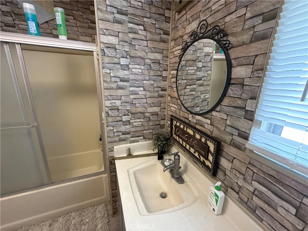 46 Stonecrest Wofford Heights, CA 93285