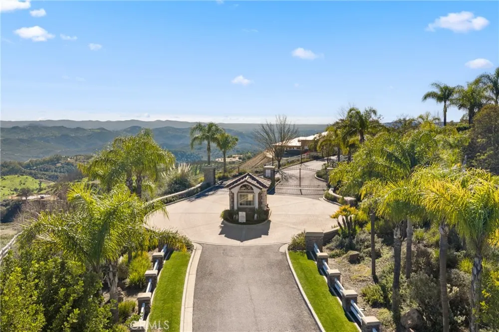 44930 Via Renaissance Temecula, CA 92590