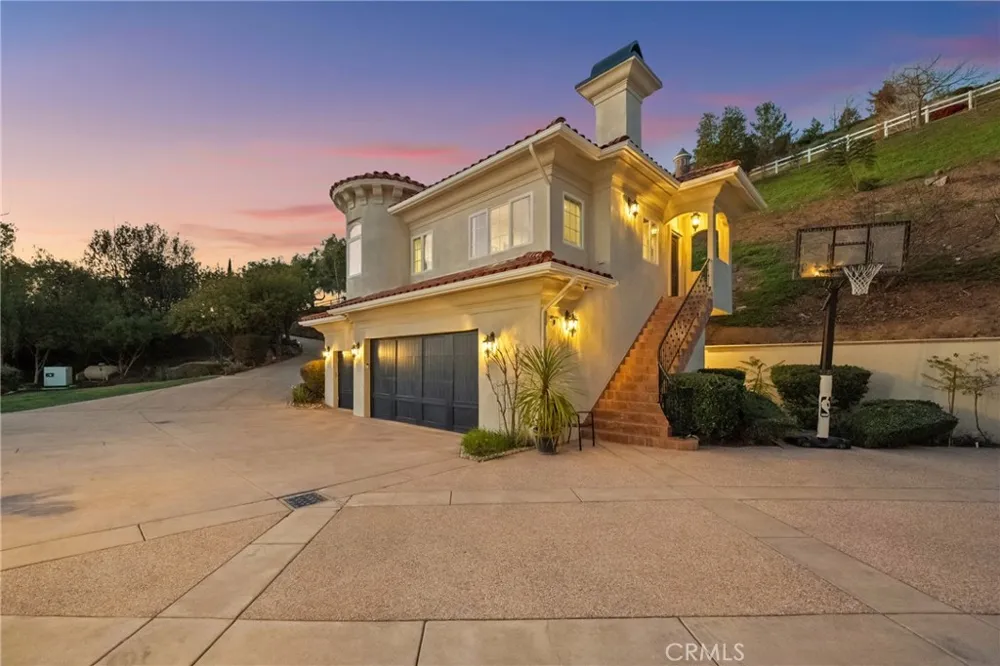 44930 Via Renaissance Temecula, CA 92590