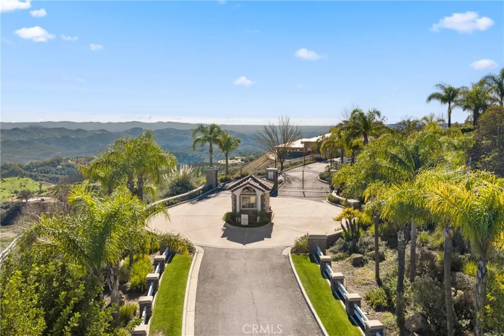 44930 Via Renaissance Temecula, CA 92590