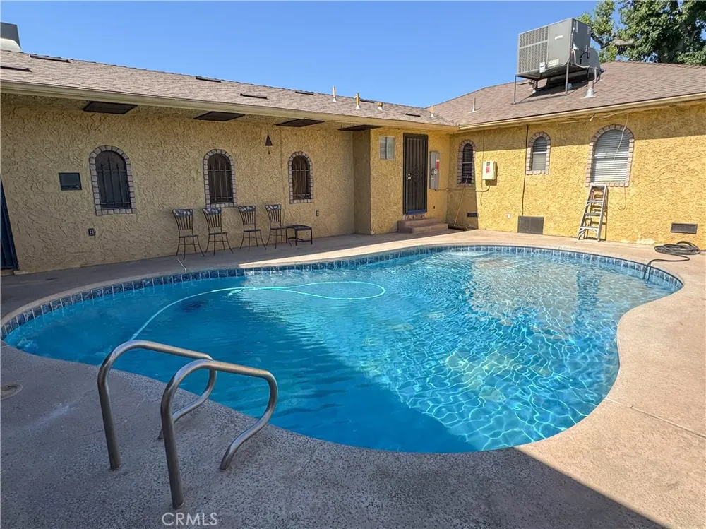 1504 El Toro Bakersfield, CA 93304